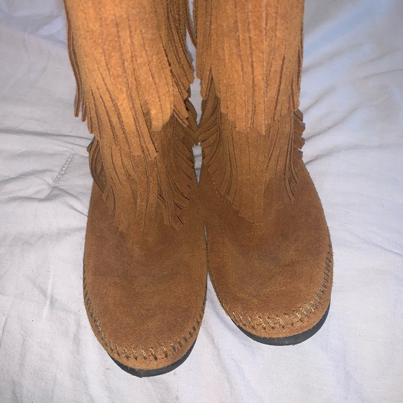 Minnetonka 3-Layer Fringe Boot - Picture 3 of 6